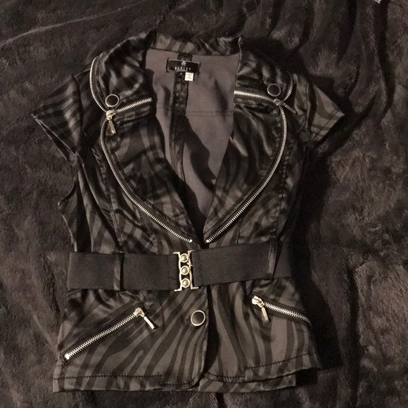 Zebra print blazer! - Picture 4 of 4